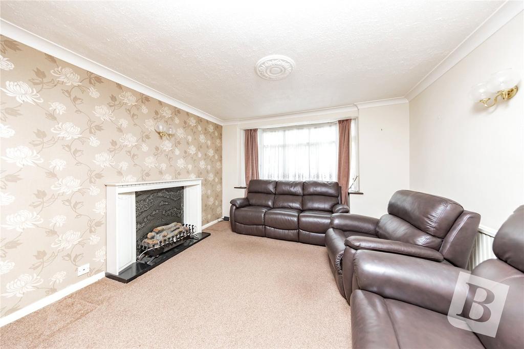 Ashvale Gardens, Collier Row, RM5 3 bed terraced house £400,000