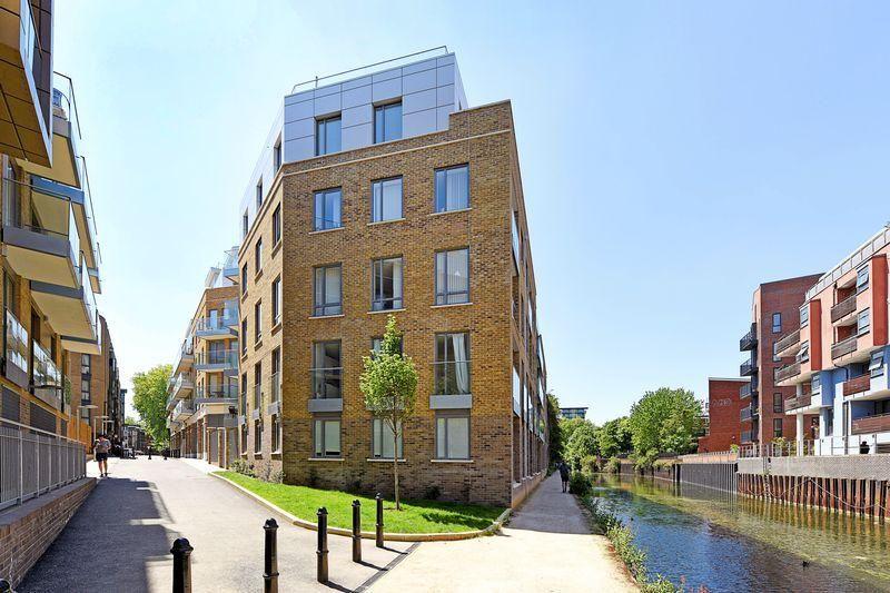 Elite House, Canary Gateway, Limehouse E14 2 bed apartment £1,733 pcm