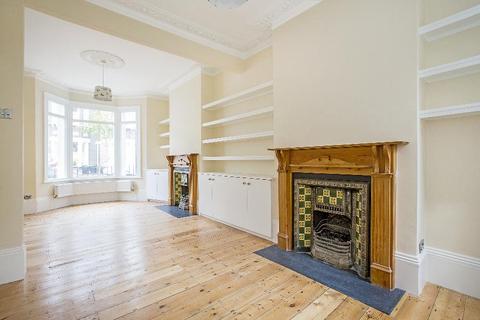11 Weiss Road, London, SW15 1DH