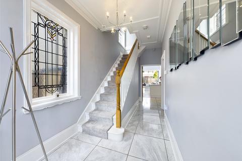 10 Cranbourne Road, Bradford, BD9 6BH