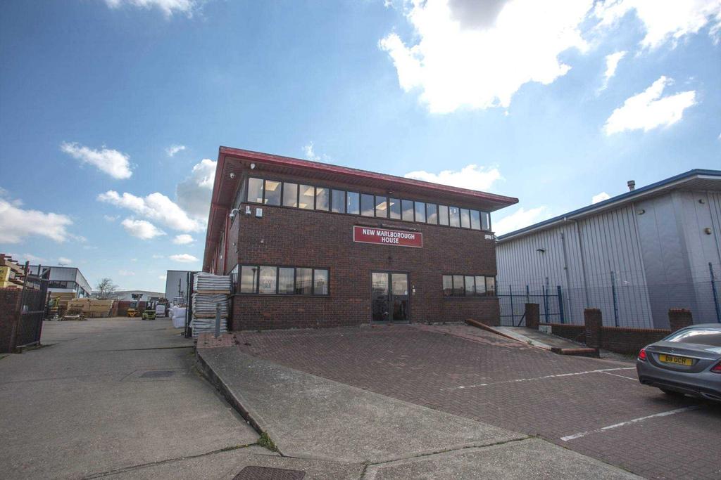 Arnolde Close, Medway City Estate... Serviced office £275 pcm (£63 pw)