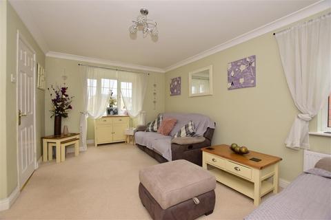 116 Yeates Drive, Kemsley, Sittingbourne, ME10 2PW
