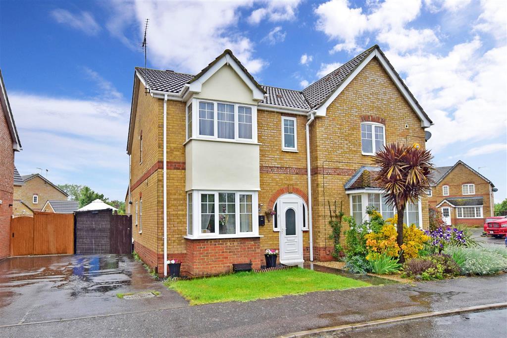Yeates Drive, Kemsley, Sittingbourne... 3 bed semidetached house £