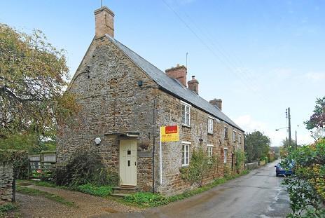 Charwelton, Northamptonshire, NN11 4 Bed Semi-detached House - £375,000