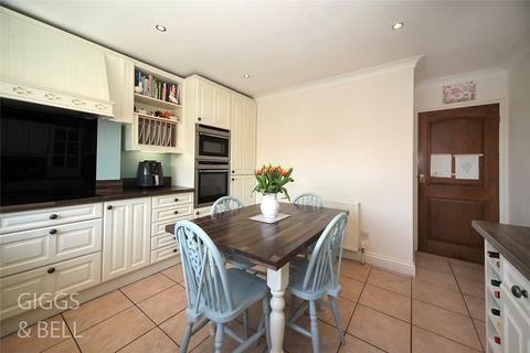 9 Clinton Avenue, Luton, LU2 7LT
