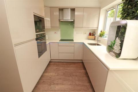 70 Coopers Drive, Yate, Bristol, BS37 7YF