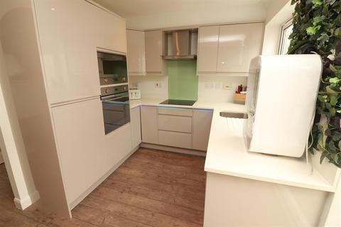 70 Coopers Drive, Yate, Bristol, BS37 7YF