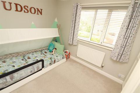 70 Coopers Drive, Yate, Bristol, BS37 7YF