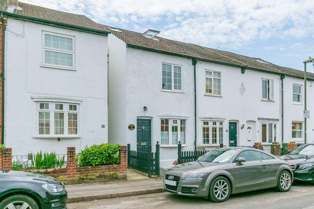 Road, Guildford 3 bed terraced house £625,000