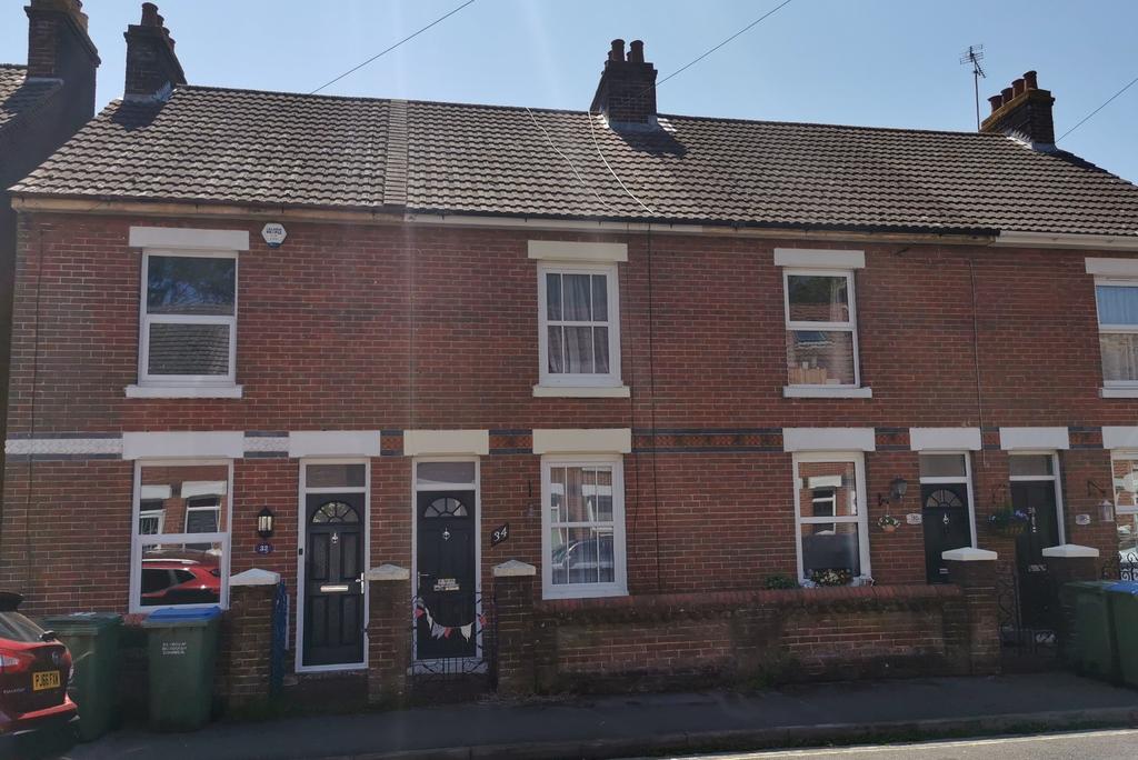NEW ROAD, FAREHAM 3 bed terraced house £235,000