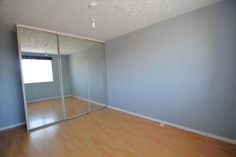 2 bedroom flat to rent, Godwin Close, Sewardstone Road , London, E4