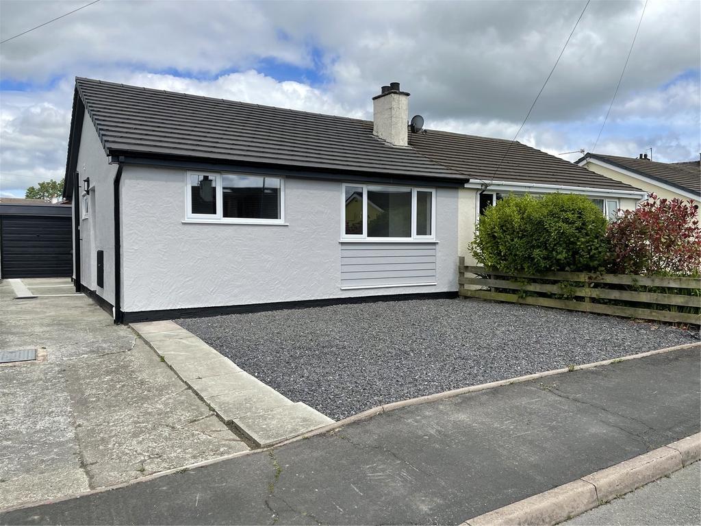Tyn Rhos Estate, Gaerwen, Sir Ynys Mon, LL60 2 bed bungalow £169,950