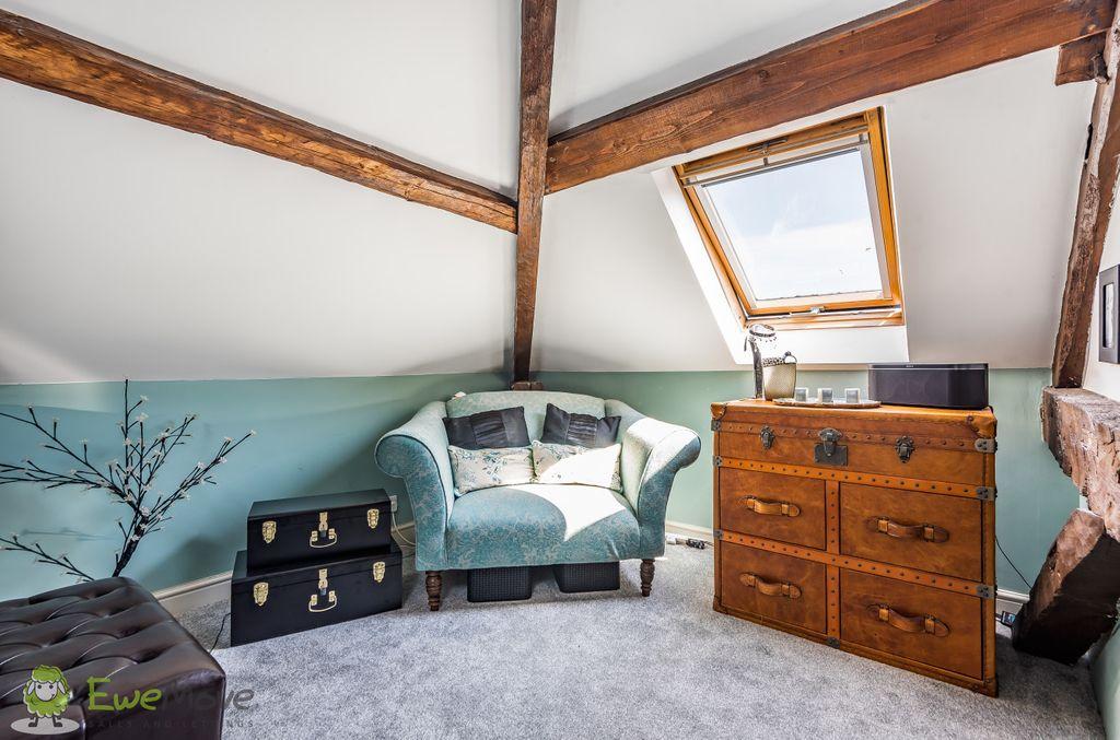 Bedroom 1 (Double)