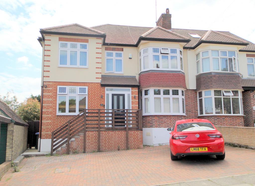 Uplands Way, Grange Park N21 4 bed semidetached house £2,750 pcm (£