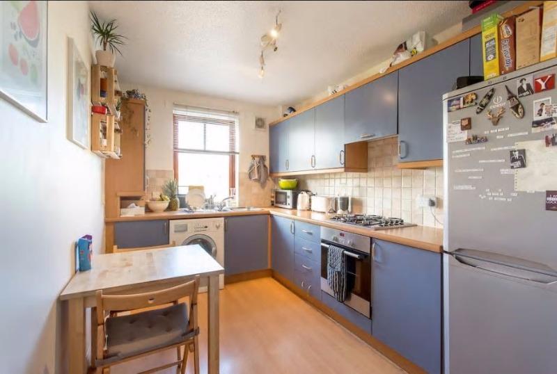 West Bryson Road, Polwarth, Edinburgh, EH11 2 bed flat