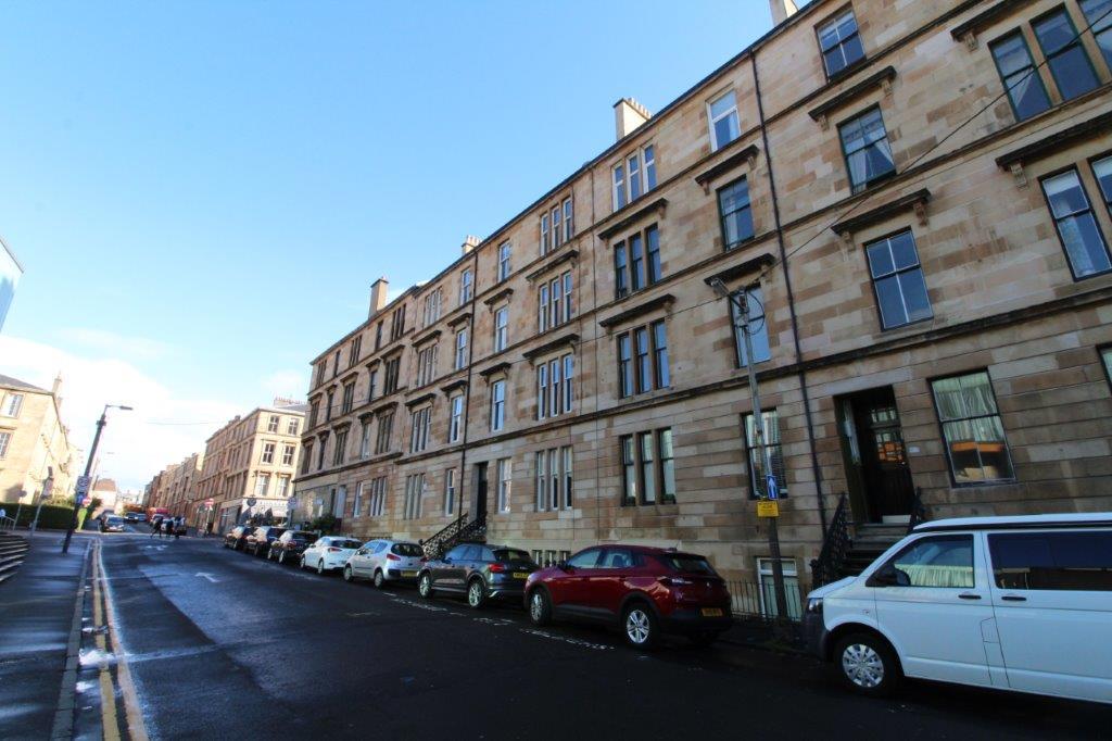 Otago Street, Hillhead, Glasgow, G12 3 bed flat £1,575 pcm (£363 pw)