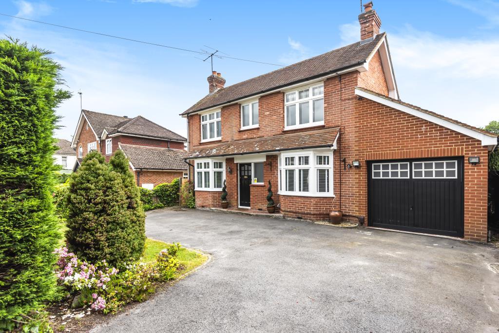 Fleet, Hampshire, GU51 3 bed detached house £650,000
