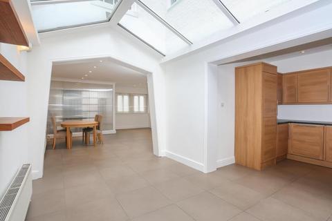 3 bedroom terraced house to rent, Woodfall Street, Chelsea, SW3