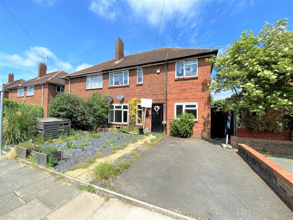 The Larches, Hillingdon, Middlesex, UB10 0DW 2 bed ground floor