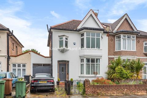 85 Newquay Road, London, SE6 2NW