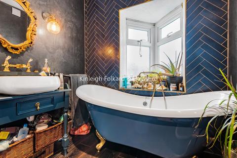 85 Newquay Road, London, SE6 2NW