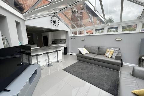 11 Brockhurst Lane, Shirley, Solihull, B90 1RG