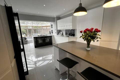 11 Brockhurst Lane, Shirley, Solihull, B90 1RG