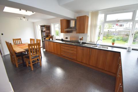 52 Haslucks Croft, Shirley, Solihull, B90 2EQ