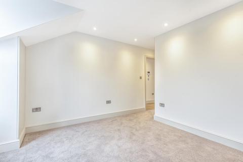 Flat 4, 1c Atheldene Road, London, SW18 3BN