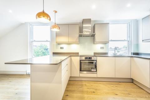 Flat 4, 1c Atheldene Road, London, SW18 3BN