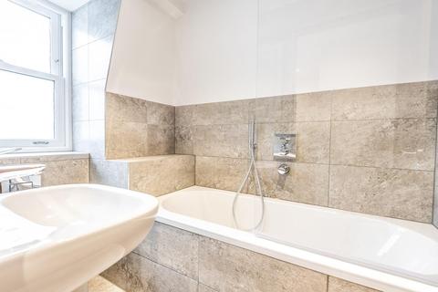 Flat 4, 1c Atheldene Road, London, SW18 3BN