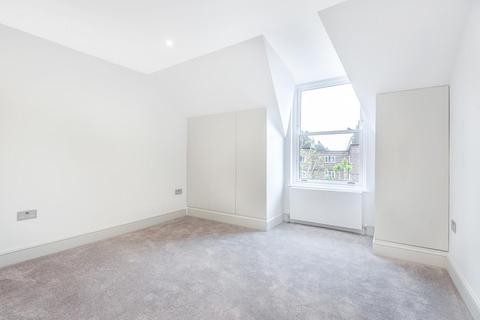 Flat 4, 1c Atheldene Road, London, SW18 3BN