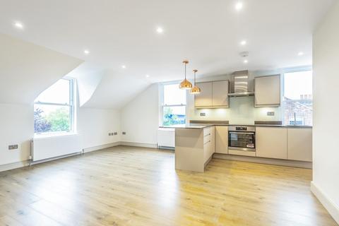 Flat 4, 1c Atheldene Road, London, SW18 3BN