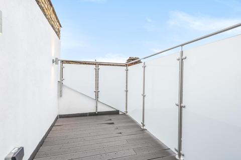 Flat 4, 1c Atheldene Road, London, SW18 3BN