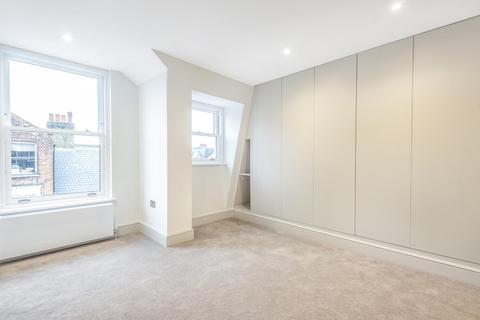 Flat 4, 1c Atheldene Road, London, SW18 3BN