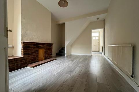3 bedroom terraced house to rent, Wolverton Road, Leicester, LE3, West End