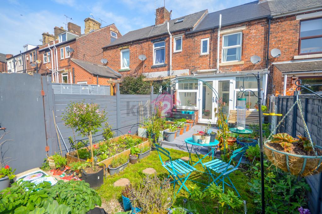 Stone Street, Mosborough, Sheffield, S20 2 bed terraced house £135,000