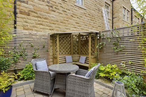 3 Oak View Road, Greenfield, Oldham, OL3 7EP