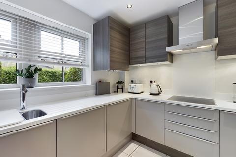 3 Oak View Road, Greenfield, Oldham, OL3 7EP