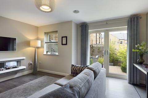 3 Oak View Road, Greenfield, Oldham, OL3 7EP