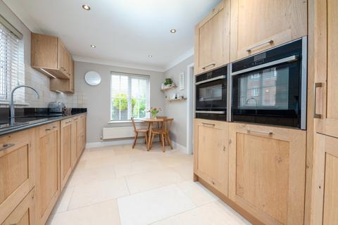 1 Bates Court, Radyr, Cardiff, CF15 8EJ