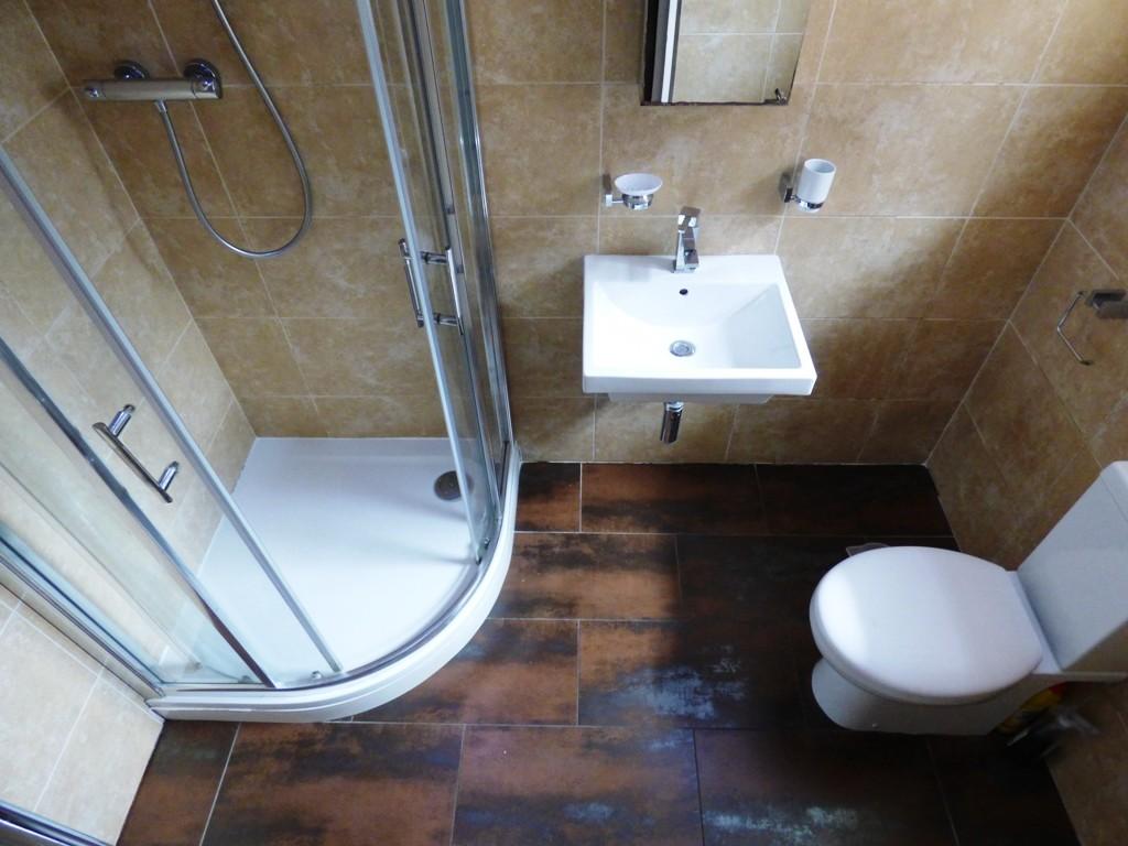 Groundfloor shower room