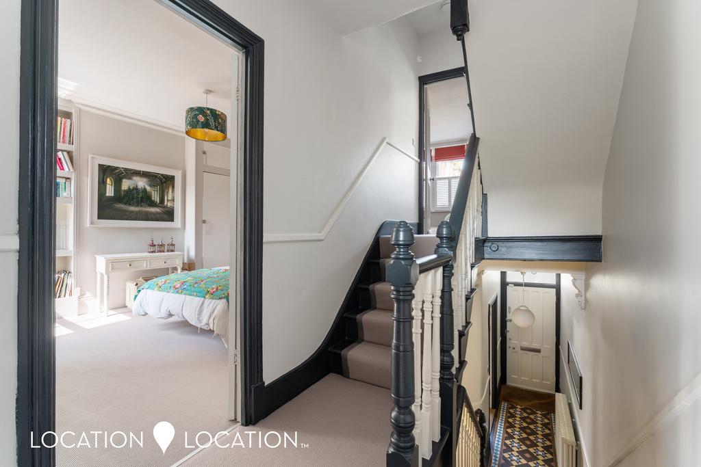 Clissold Crescent 09.jpg