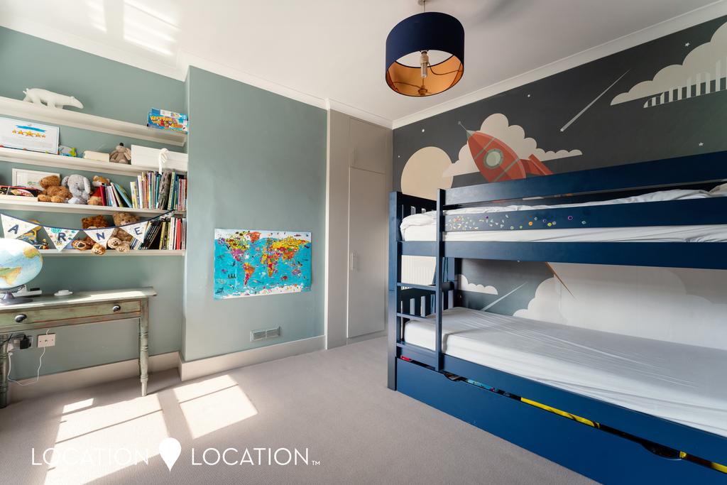 Clissold Crescent 18.jpg
