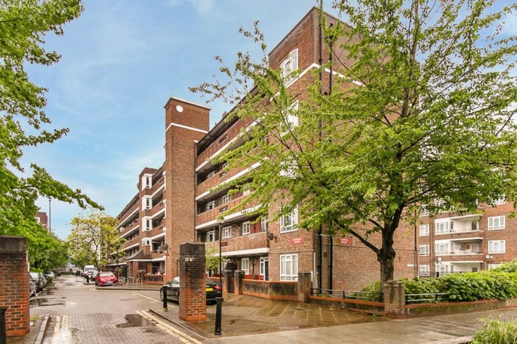 White City Estate, London 3 bed flat for sale £399,000