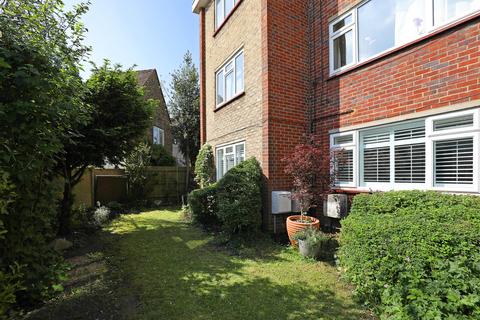 1, Wolsey Court Bridge Road, East Molesey, KT8 9HS