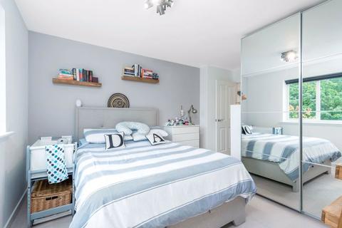 33 Cloudeseley Close, Sidcup, DA14 6TF