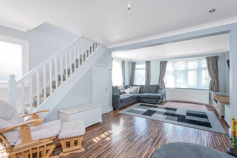 Mount Culver Avenue, Sidcup 3 bed semidetached house £380,000