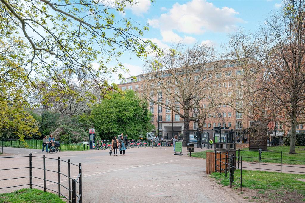 Caroline House, Bayswater Road, W2 2 bed duplex £2,752 pcm (£635 pw)
