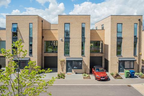 101 Clay Farm Drive, Trumpington, Cambridge, CB2 9BX